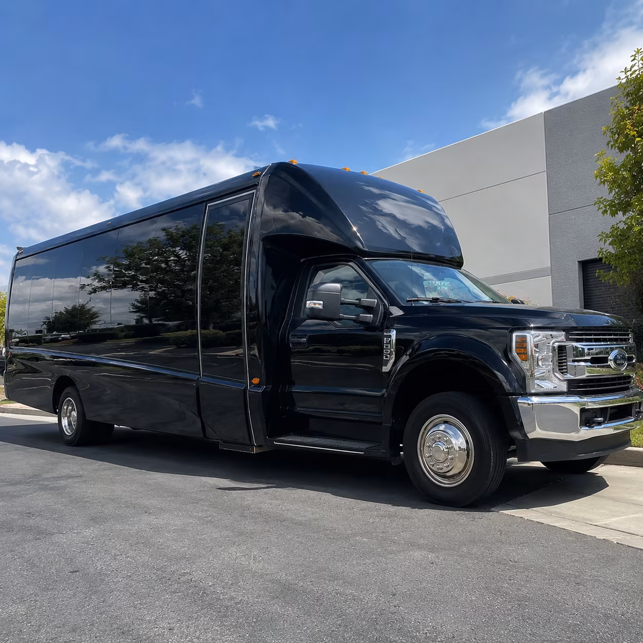 kahului charter bus rentals for kahului corporate events