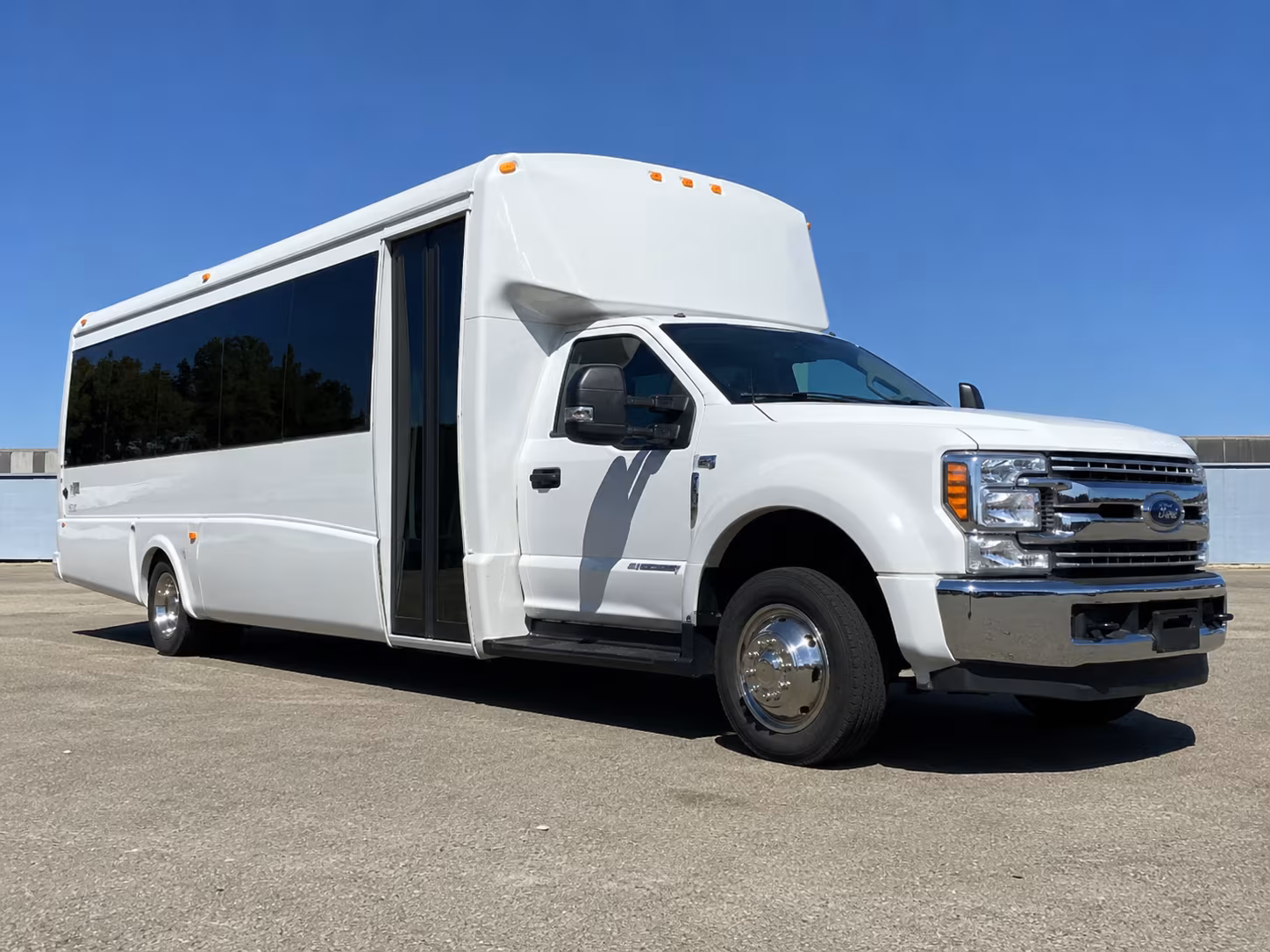 kailua attend kailua festivals with a charter bus rental