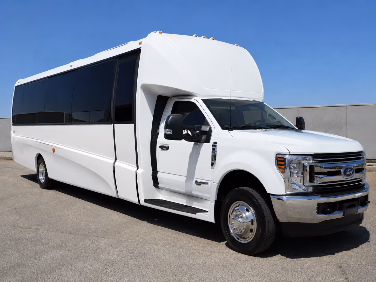 waipahu comfortable charter bus rentals for waipahu sports teams and fan groups